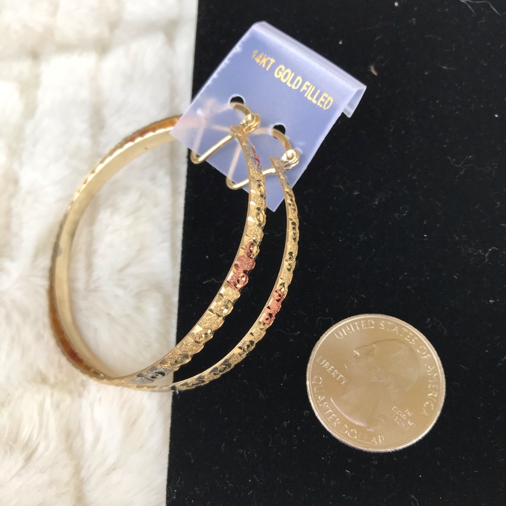 4MM Diamond cut Hoop Earrings - Picture 2 of 10